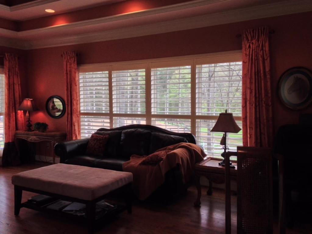 Perfect Pairings: How to Layer Plantation Shutters with Curtains